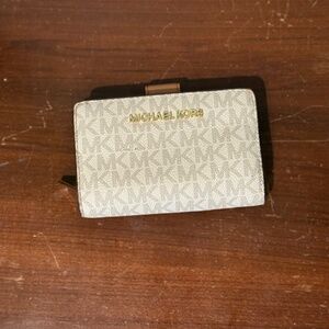 Michael Kors Medium Signature Logo Wallet